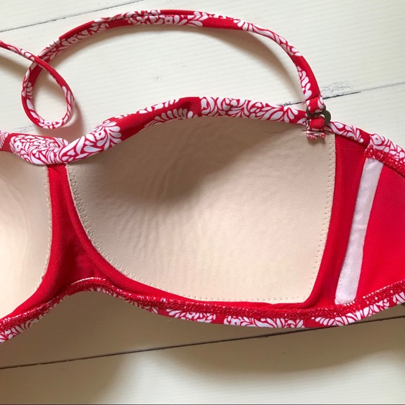 👙 Red and white padded bikini top - Picture 3 of 6